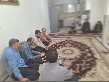 دیدار مدیرکل کمیته امداد استان تهران با خانواده ای از ایتام تحت حمایت در قرچک