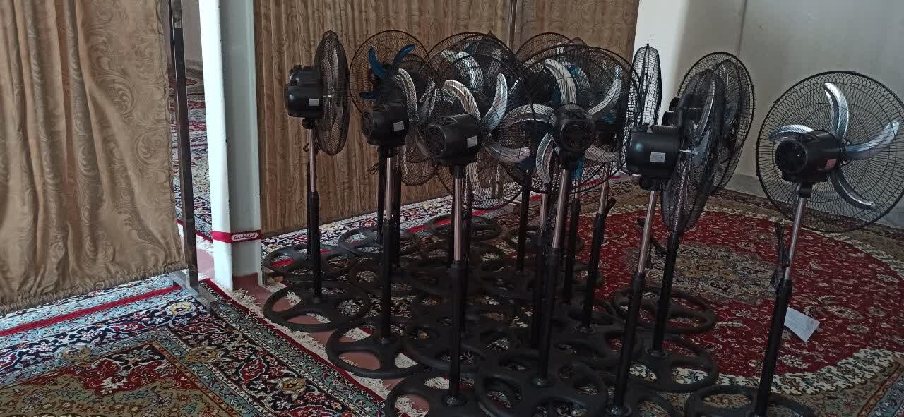 تأمین ۲۷ دستگاه پنکه برای خانواده‌های تحت حمایت قوچان