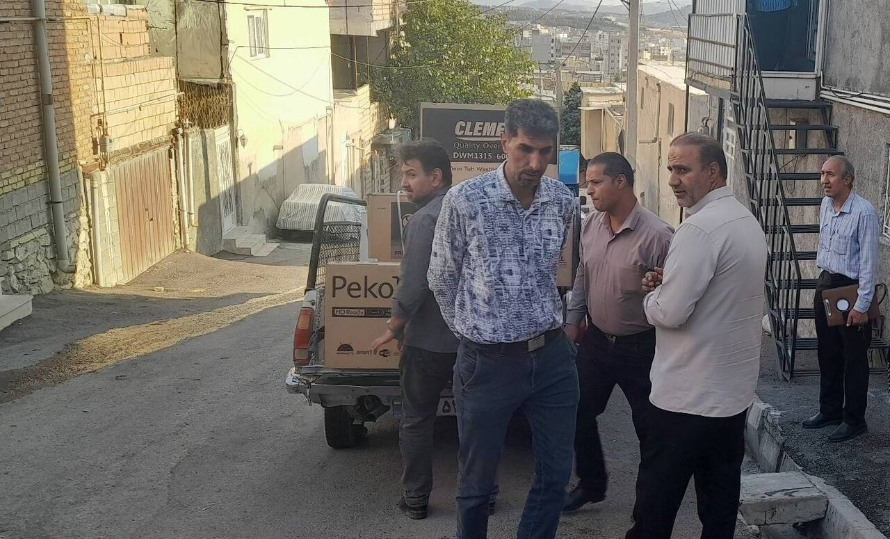 لبخندِ مهربانی بر لبان نوعروسان ایلامی؛ اهدای جهیزیه با همت دکتر علی موسی‌نژاد