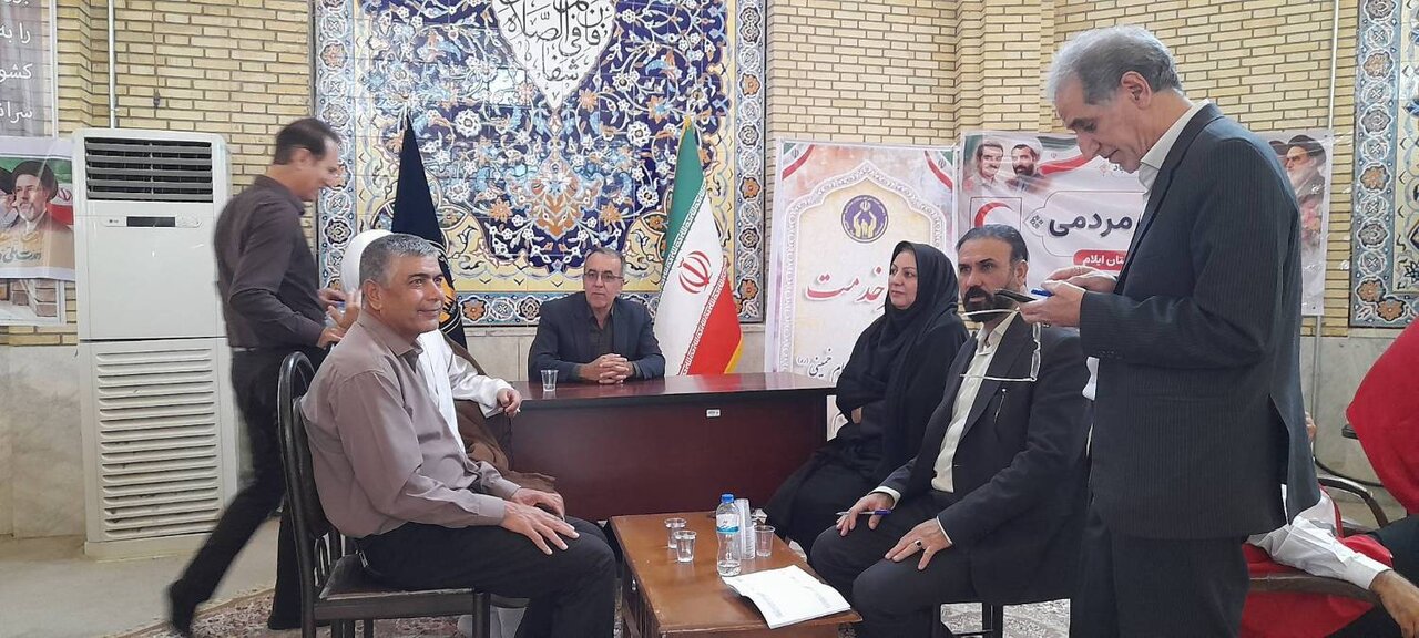 پاسخگویی مستقیم در خدمت مردم؛ میز خدمت کمیته امداد ایلام در هفته دولت با حضور استاندار برگزار شد