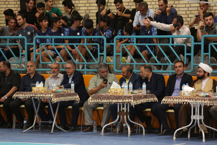 نخستین دوره مسابقات کشوری المپیاد «ایران قهرمان» در رشته فوتسال پسران، تحت حمایت کمیته امداد امام خمینی (ره)، با میزبانی استان سمنان