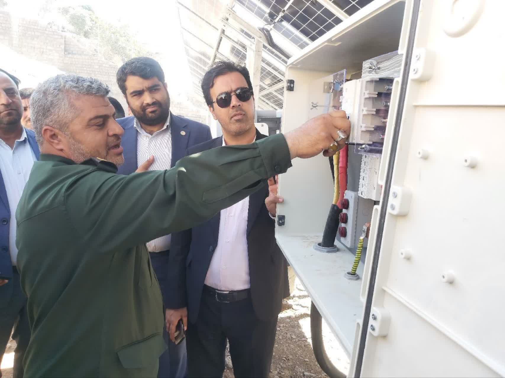 نیروگاه خورشیدی ۱۲۰ کیلوواتی روستای آهنگ بجستان به بهره‌برداری رسید