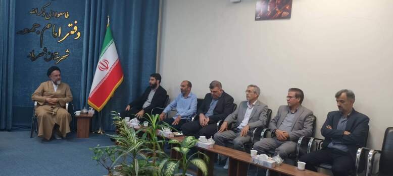 دیدار مدیرکل کمیته امداد استان تهران با امام جمعه شهرستان شهریار