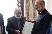 اجر خانواده شهدا کمتر از شهید نیست