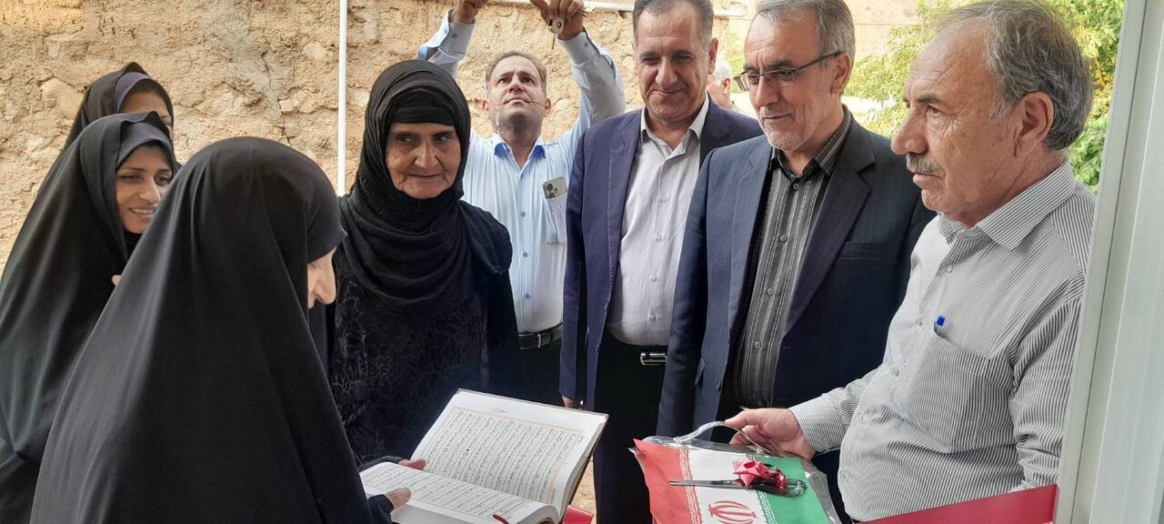 بهره‌برداری از واحد مسکن مددجویی در چرداول در جریان سفر مشاور امور بانوان کمیته امداد به ایلام