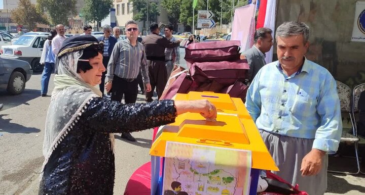 آغاز «جشن عاطفه‌ها» در کردستان برای حمایت از ۴۷ هزار دانش‌آموز نیازمند