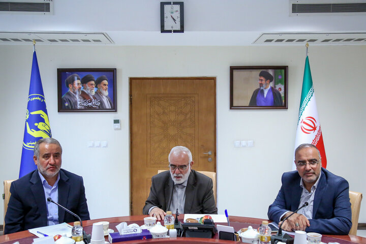 رئیس کمیته امداد با استاندار خراسان جنوبی و اعضای مجمع نمایندگان استان