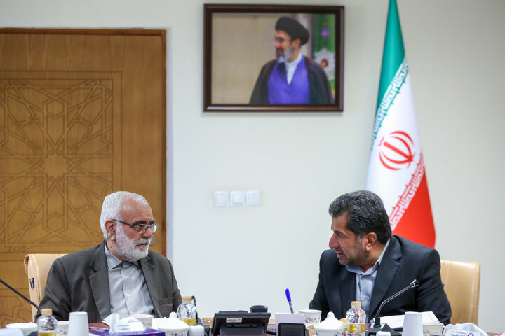 رئیس کمیته امداد با استاندار خراسان جنوبی و اعضای مجمع نمایندگان استان
