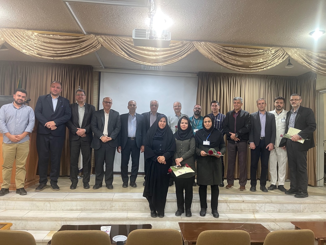 تجلیل مدیر کل کمیته امداد استان از پرستاران به مناسبت ولادت حضرت زینب (س) و روز پرستار