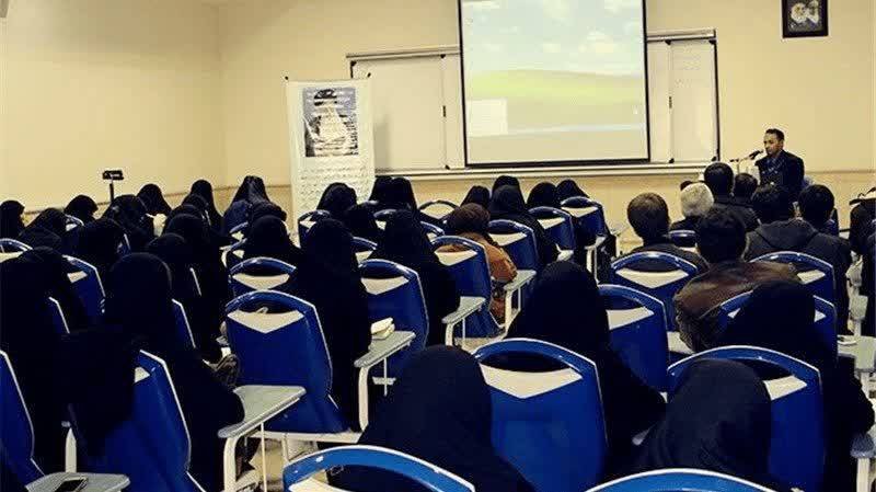 حمایت کمیته امداد خراسان شمالی از ۱۸۷۰۰ دانش آموز/ تقدیر مدیر کل کمیته امداد از دانش آموز نخبه