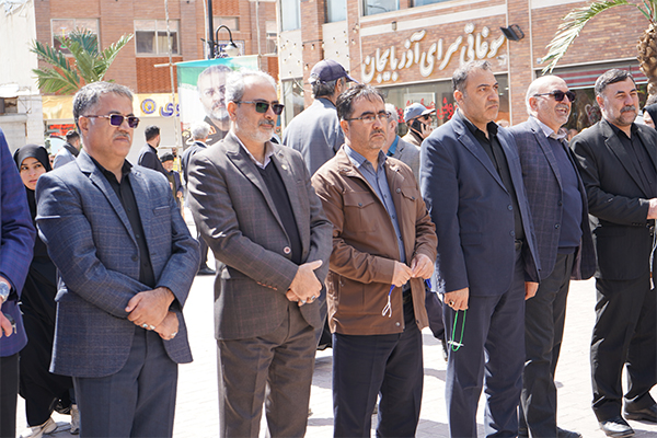 حضور امدادگران بسیجی کمیته امداد اردبیل در مراسم اربعین رهبر شهید انقلاب