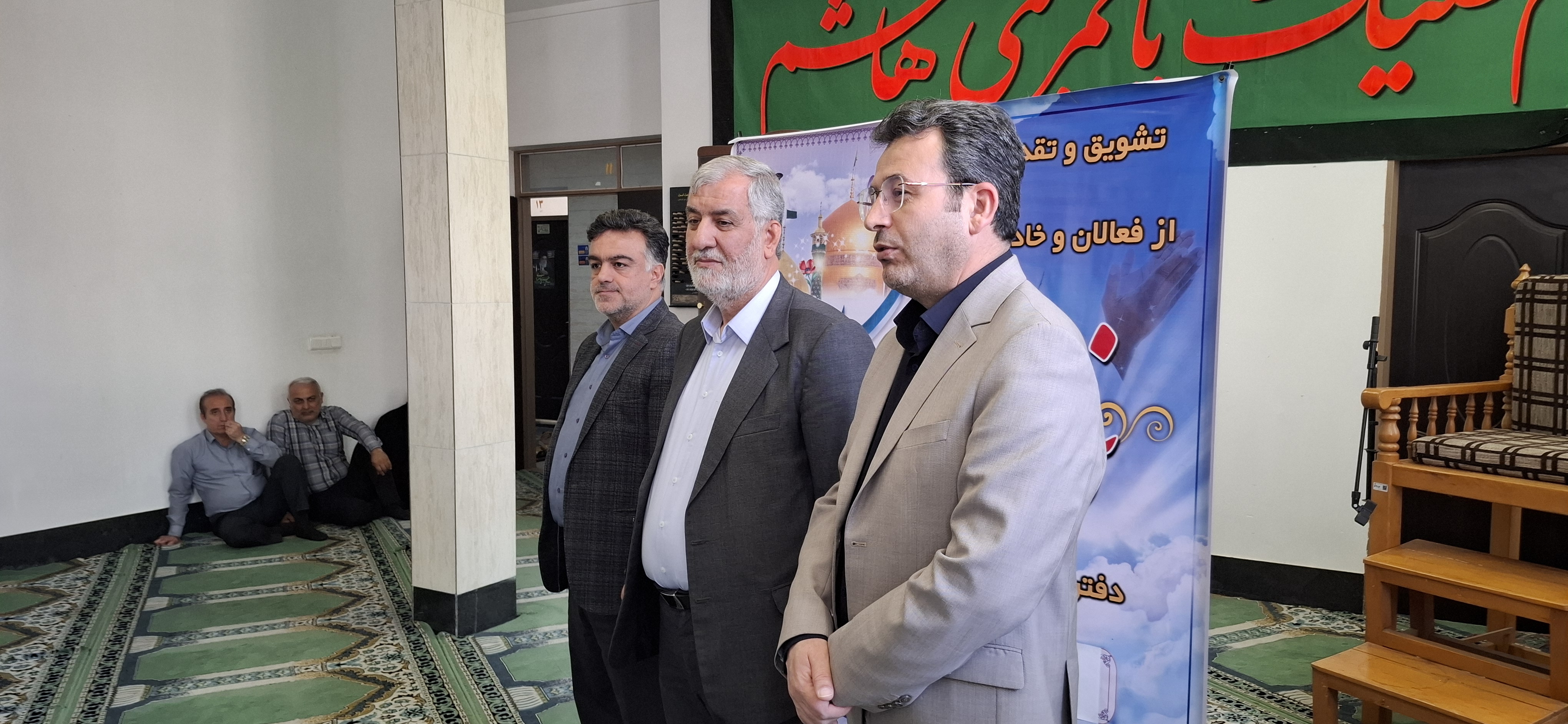 مراسم تقدیر و تجلیل از فعالان وخادمان نماز در کمیته امداد استان گلستان برگزار شد