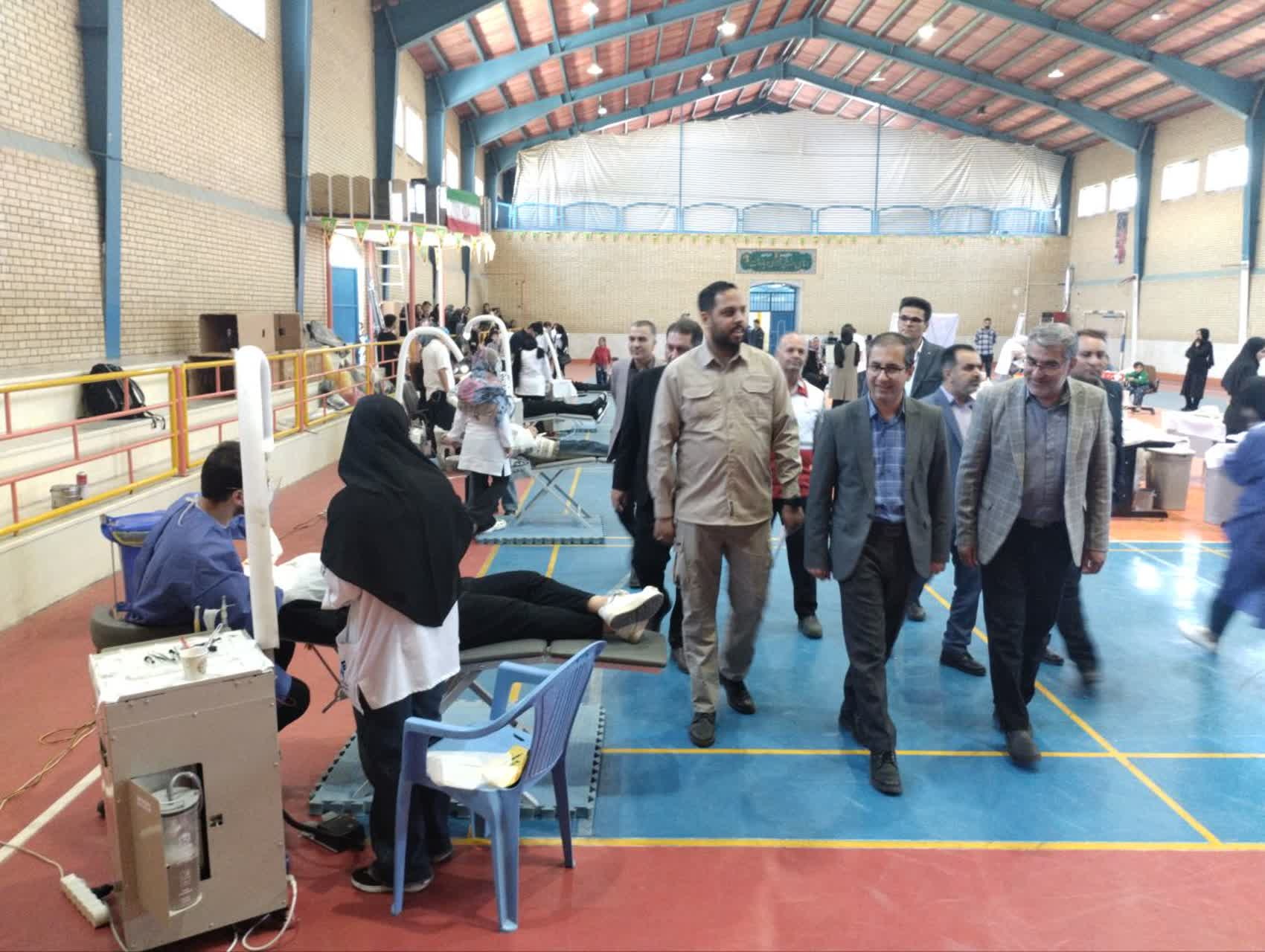 جهادگران سلامت، لبخند امید بر لبان نیازمندان تحت حمایت کمیته امداد بویین میاندشت نشاندند