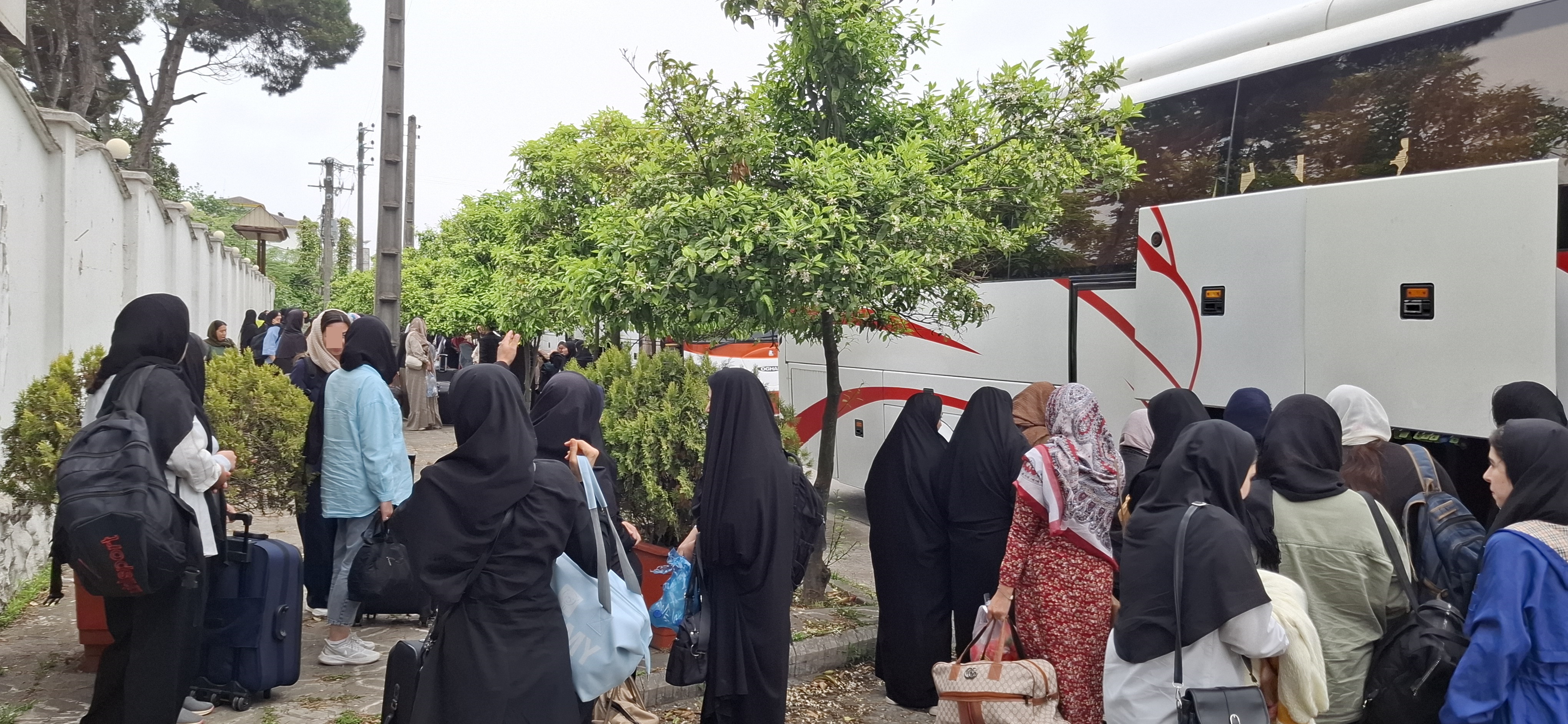 افتتاحیه اردوهای کمیته امداد گلستان با اعزام 260 دانشجوی دختر به گیلان