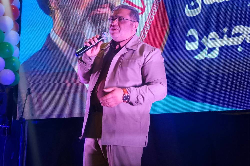 اهمیت «استقامت در خانواده» و «مقاومت ملی» در بیان دکتر عزیزی روانشناس خانواده در اجتماع مردمی بجنورد