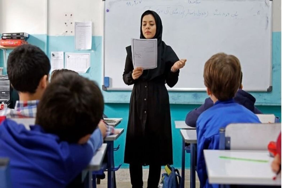 توزیع بسته‌های تحصیلی و کمک‌هزینه دانشجویی به ارزش بیش از ۱۰ میلیارد ریال توسط کمیته امداد فامنین