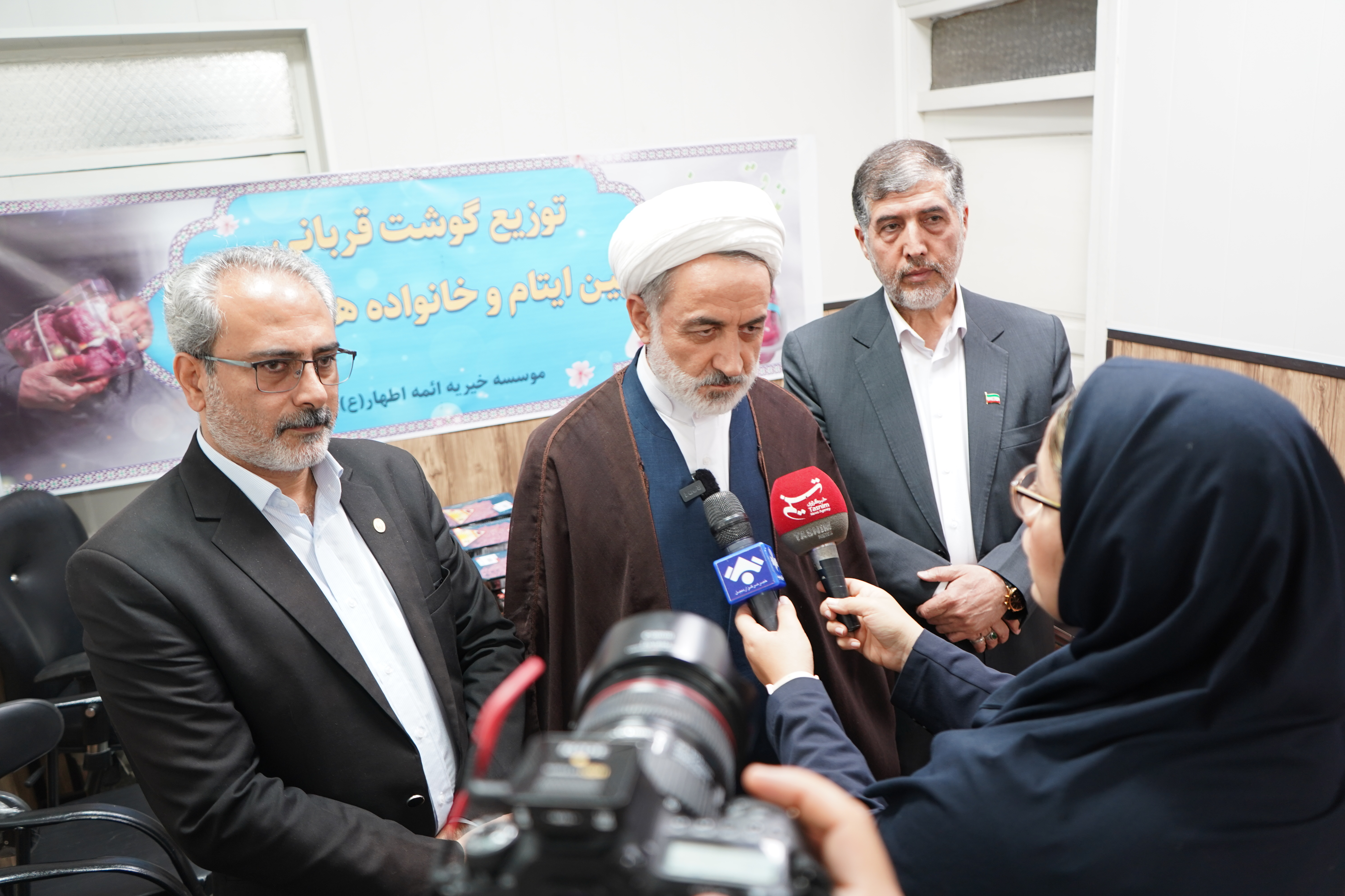 توزیع ۵۰۰ بسته گوشت قرمز میان نیازمندان اردبیلی
