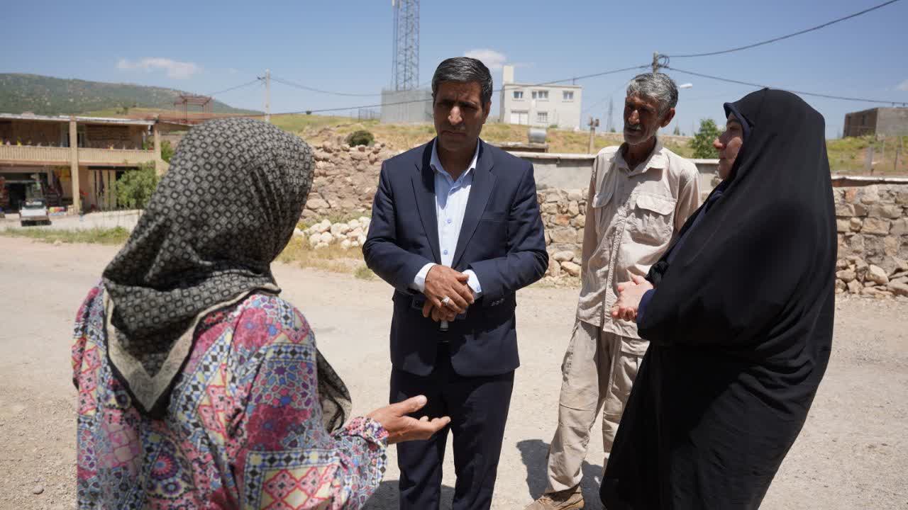 افتتاح طرح پنل‌های خورشیدی در روستای زرشکه بروجرد گامی برای توانمندسازی روستاییان و ایجاد درآمد
