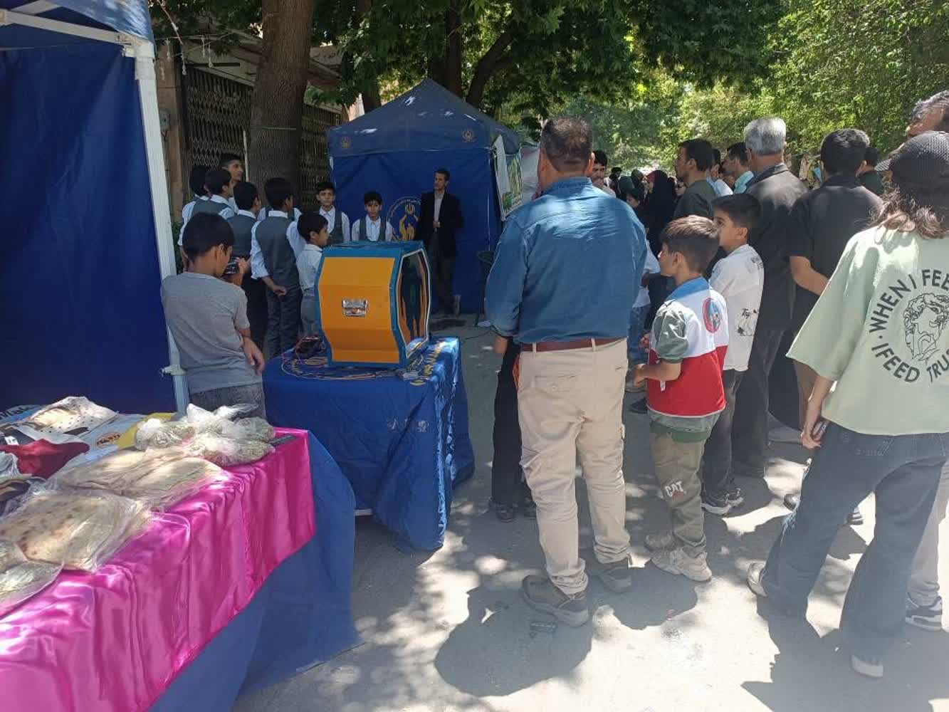 برپایی غرفه‌های فرهنگی و پایگاه‌های جمع‌آوری کمک درجشن غدیر، بستری برای حمایت ازمددجویان کمیته امداد