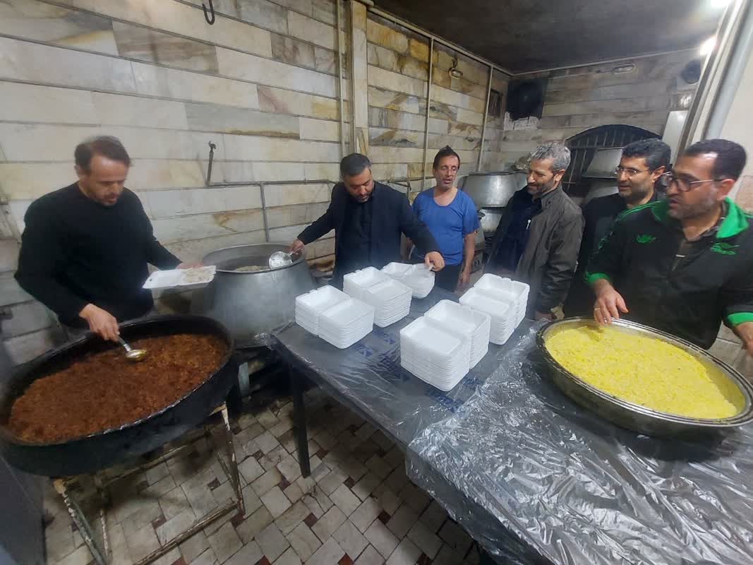 توزیع بیش از  259 هزار پرس غذای گرم در قالب پویش ایران همدل بین خانواده های ولی نعمت