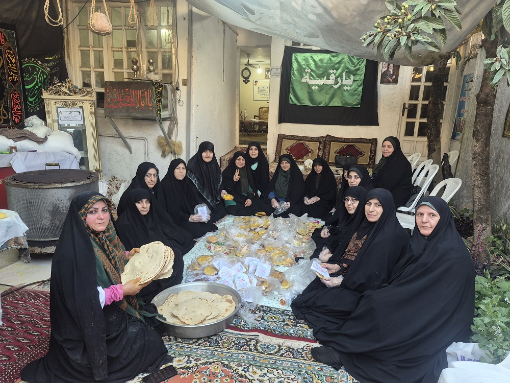 پخت و توزیع روزانه 1500 قرص نان سنتی برای مدافعان وطن