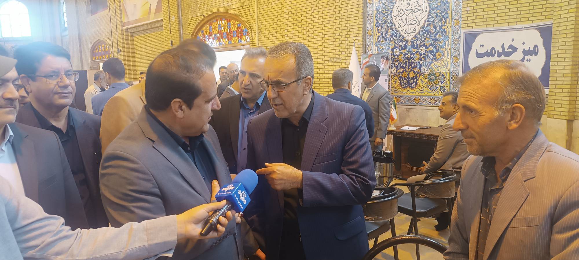 قدردانی استاندار ایلام از خدمات کمیته امداد در  جنگ تحمیلی