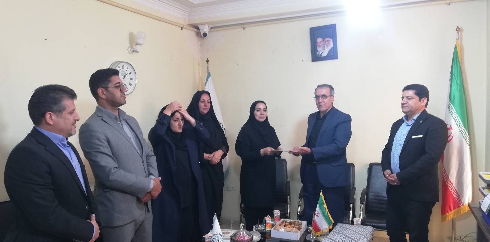 همکاری کانون وکلای دادگستری ایلام با پویش «ایران همدل»؛ امضای تفاهم‌نامه برای تقویت معاضدت حقوقی
