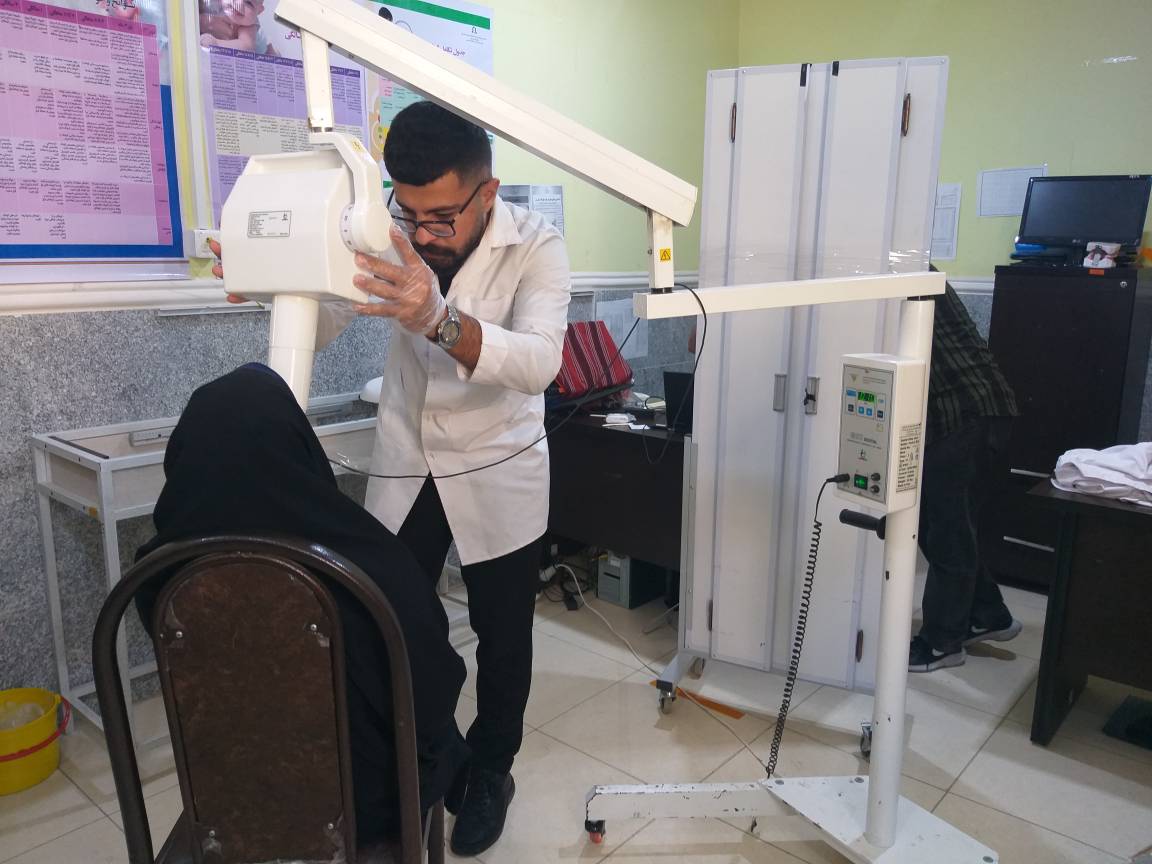 اردوی جهادی دندانپزشکی و مامایی در ایلام؛ لبخندِ رضایت بر لبان ۳۰۰ مددجوی کمیته امداد