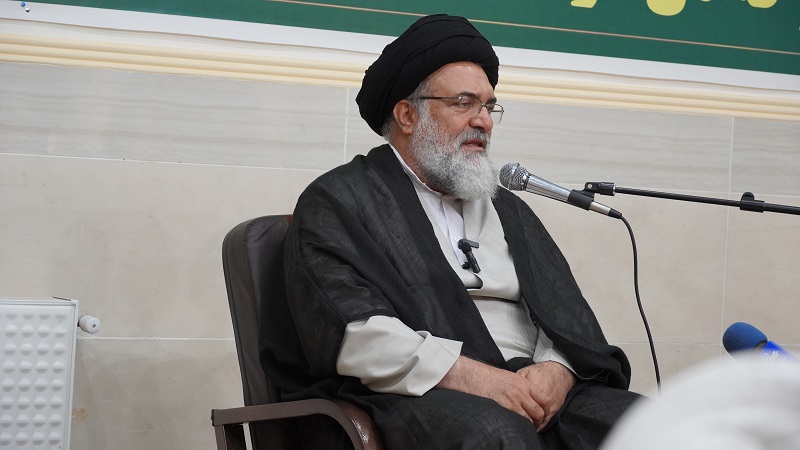  تنها راه نجات بشر، حرکت در مسیر اسلام و مدیریت صالحان الهی است
