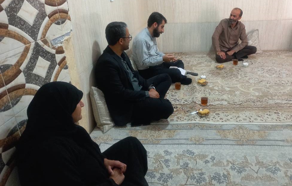 دیدار مدیرکل کمیته امداد استان تهران با خانواده ساداتِ تحت حمایت در قدس