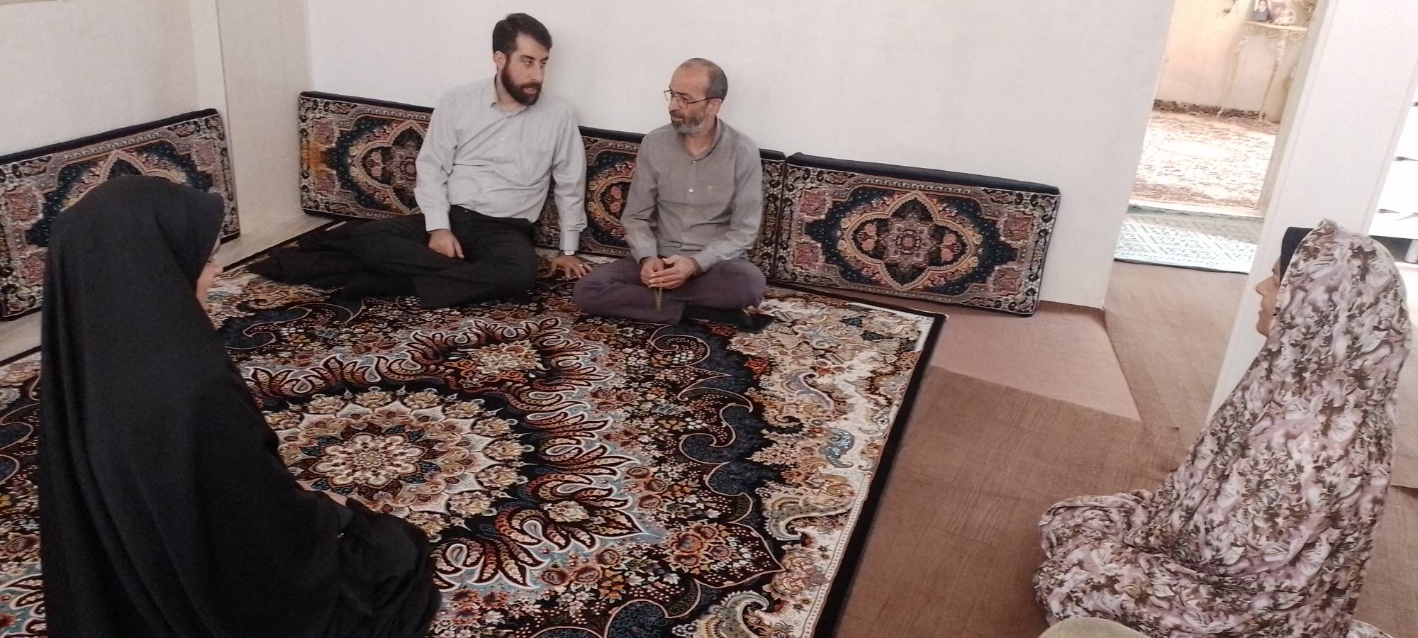  مدیرکل کمیته امداد استان تهران با دانش‌آموز یتیم تحت حمایت  اداره رودبارقصران و لواسانات دیدار کرد