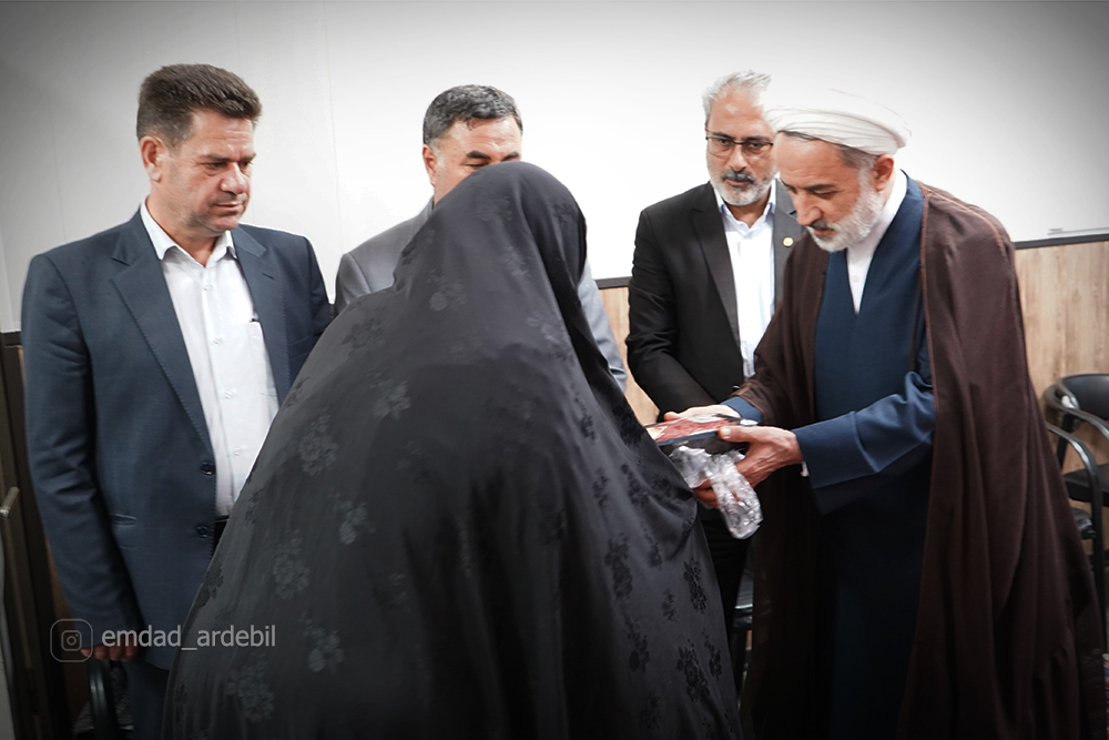 توزیع ۵۰۰ بسته گوشت قرمز میان نیازمندان اردبیلی