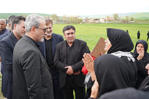 حضور مدیرکل کمیته امداد اردبیل در آیین تشییع شهدای جنگ رمضان در گرمی