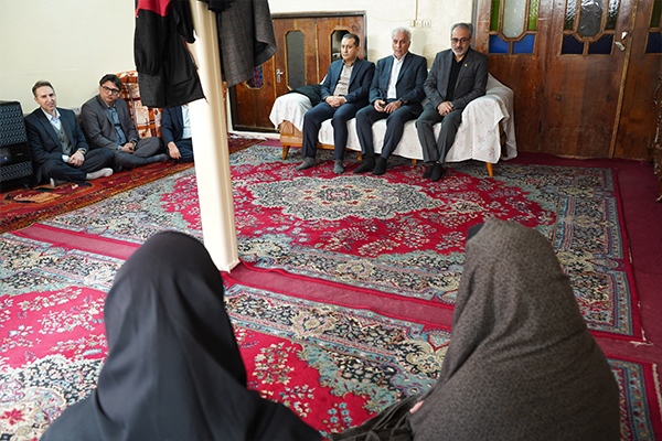 بازدید مدیر امور شعب بانک صادرات از منازل مددجویان کمیته امداد اردبیل