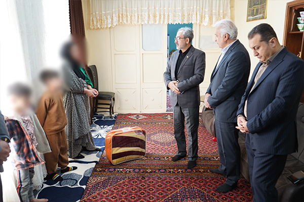 بازدید مدیر امور شعب بانک صادرات از منازل مددجویان کمیته امداد اردبیل