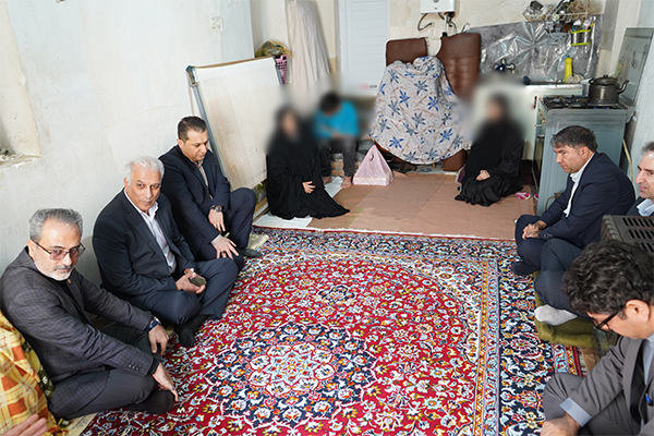 بازدید مدیر امور شعب بانک صادرات از منازل مددجویان کمیته امداد اردبیل